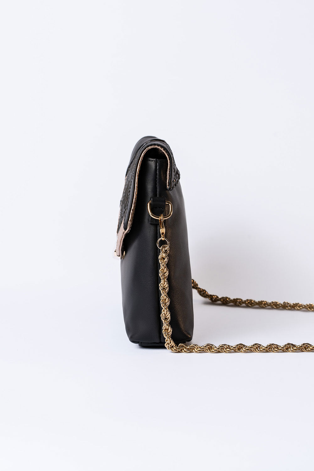 <tc>POCHETTE CLIO NERA</tc>